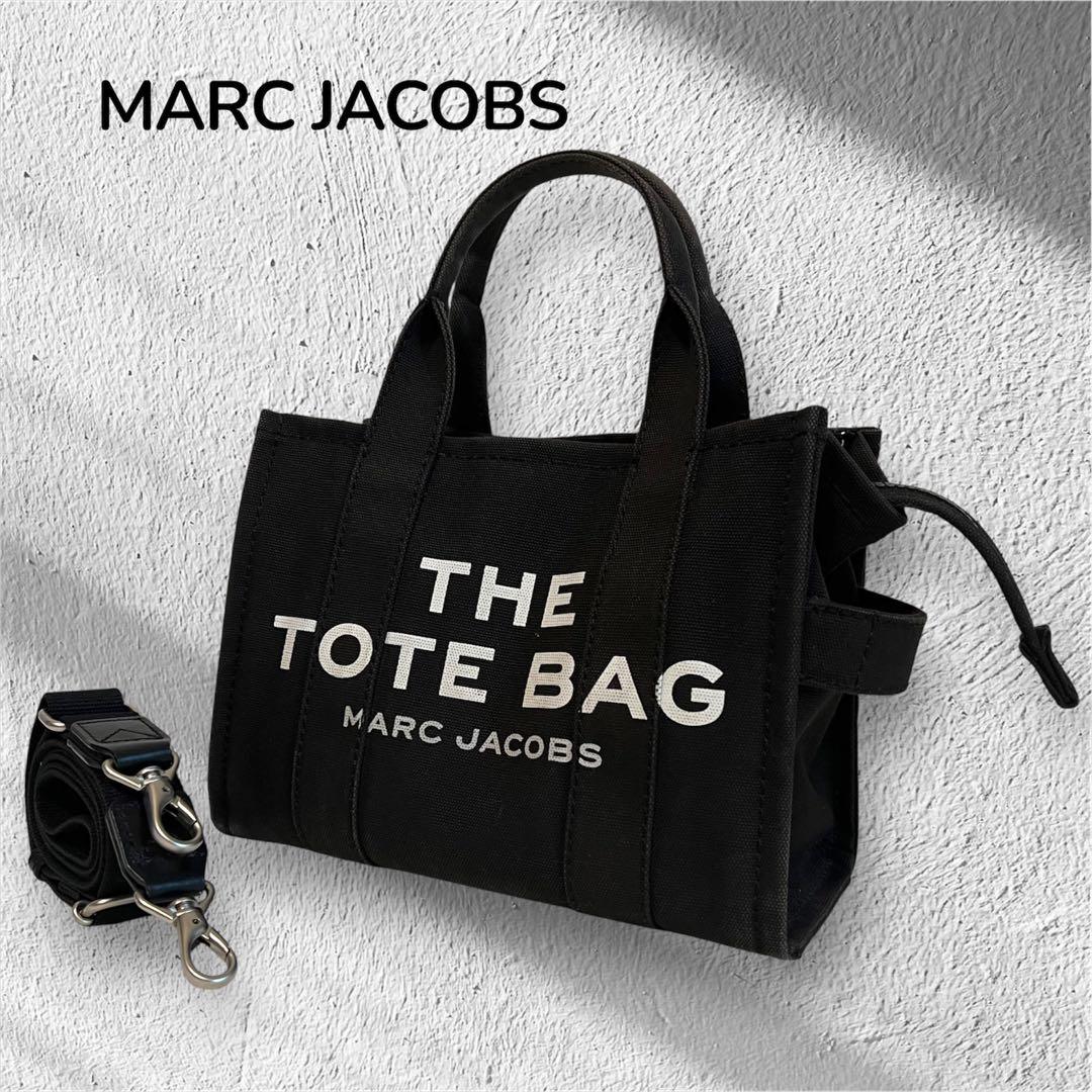 マークジェイコブス キャンバス 2WAY ショルダーバッグ ザ トート 黒 マーク ジェイコブス「ザ トート バッグ」がコンパクトサイズに