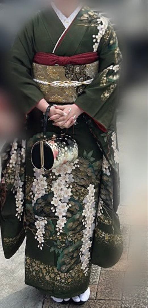 振袖フルセット 緑色 花柄 振袖 赤い帯 ファーあり （靴カバン付き） 楽天市場】【振袖 レンタル】 結婚式 結納R1829 正絹 緑 紅椿に菊梅