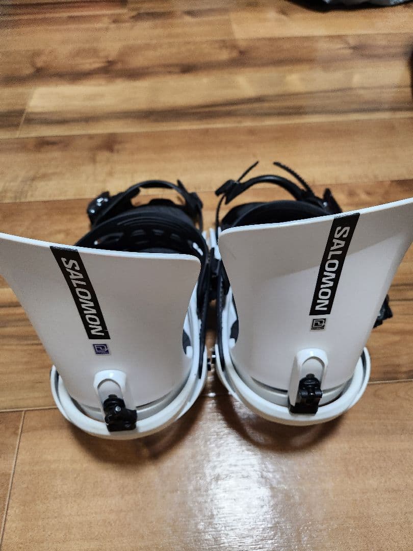 SALOMON ビンディング&DEE-LUXE 白色ブーツ セット&スキーウェア SALOMON ビンディング&DEE-LUXE 白色ブーツ セット&スキーウェア