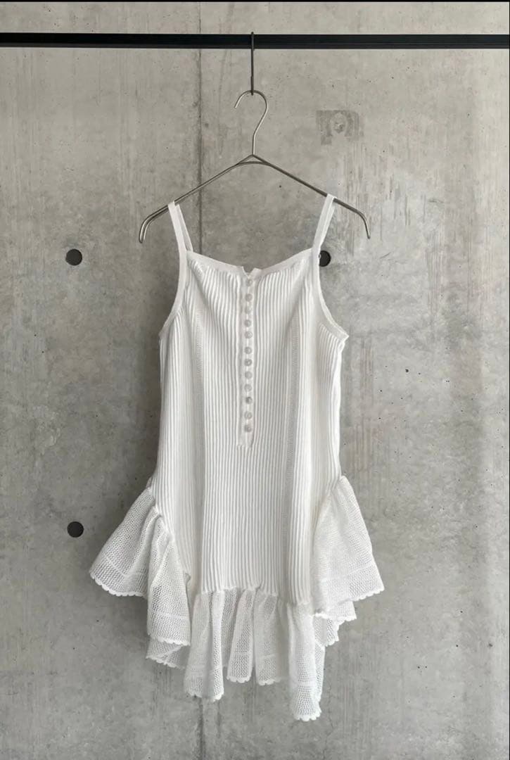 トップス tyn.TGOR Frill camisole OFF-WHITE SLY | SHEER SQUEEZE CAMI トップス (キャミソール ) |SHEL'TTER WEBSTORE