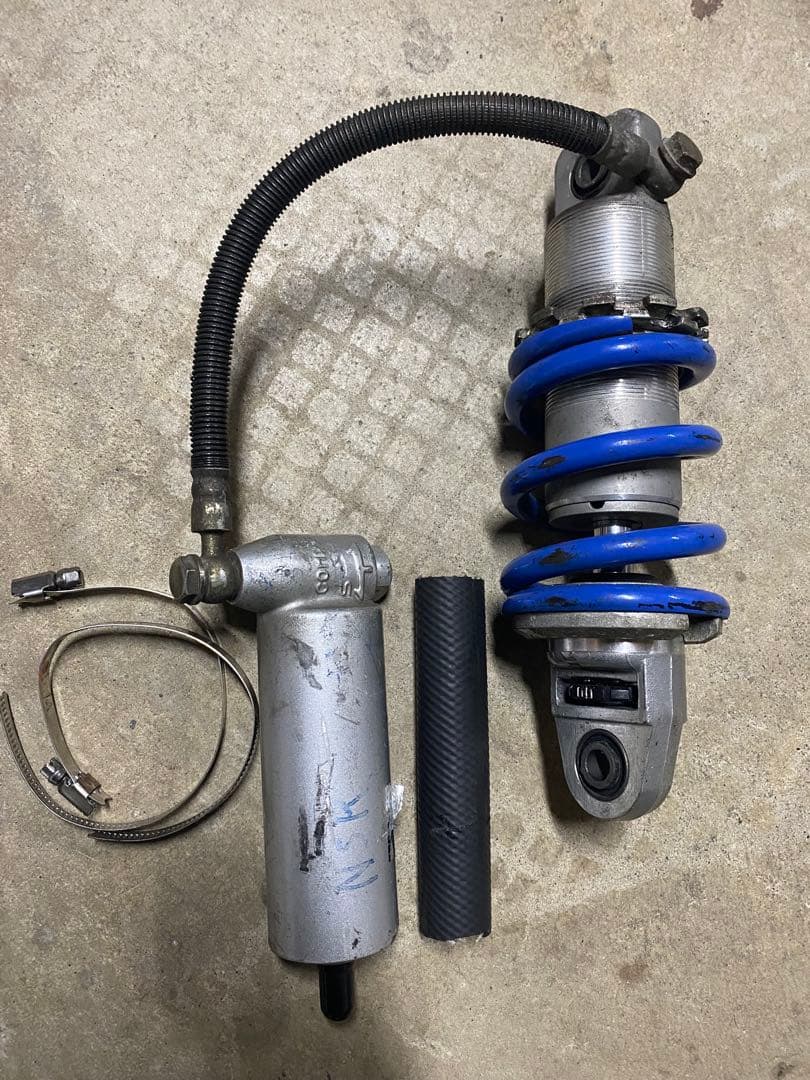 オクムラSHOWA KYB ガス充填式ショック nsr50 nsr80 KYB Gas-A-Just Shocks Rear for 00-06 Tundra 4WD