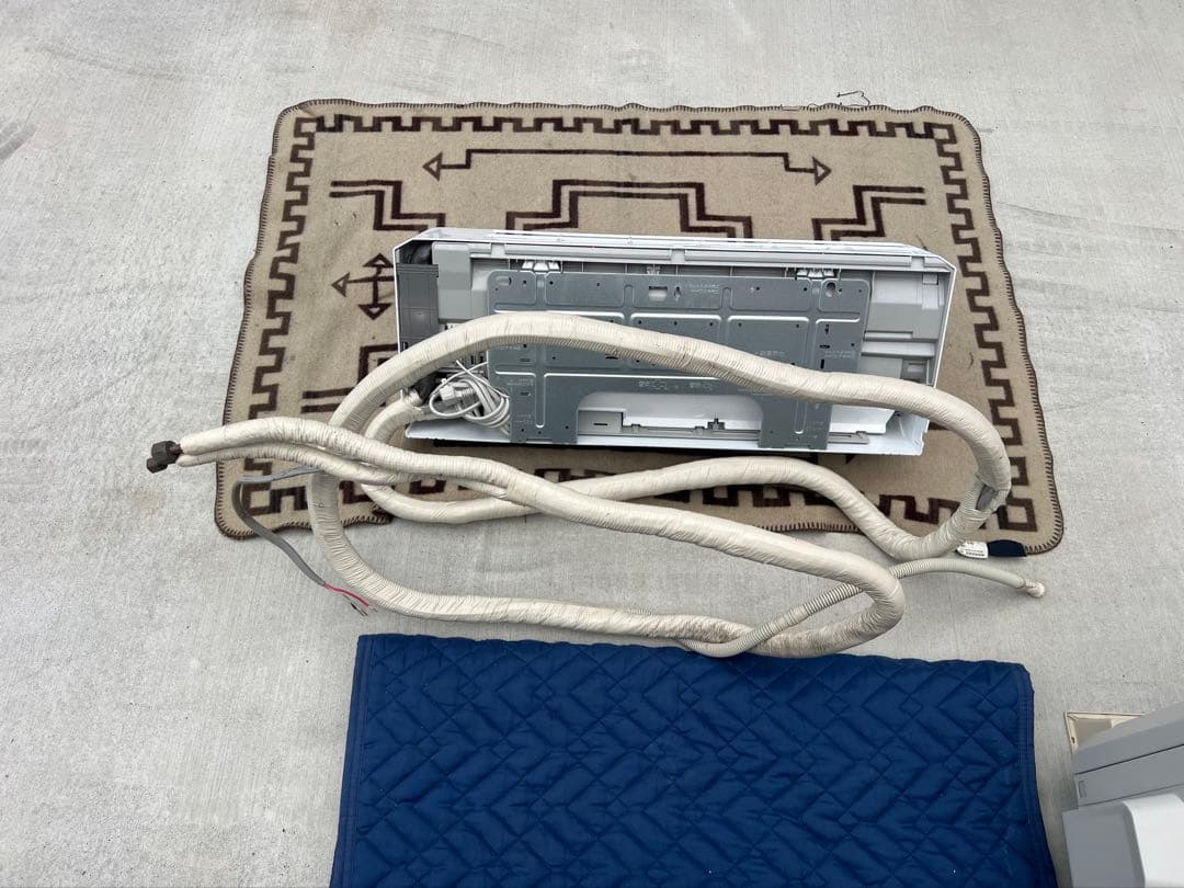 アイリスオーヤマ エアコン 2021年製 IHF-2505G 2.5kw 8畳