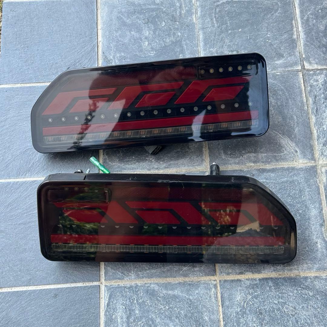 ショウワガレージ LEDテールランプ JB64、JB74、JC74用　スモーク Amazon | ショウワガレージ LEDテールランプ ジムニーJB64/ジムニー