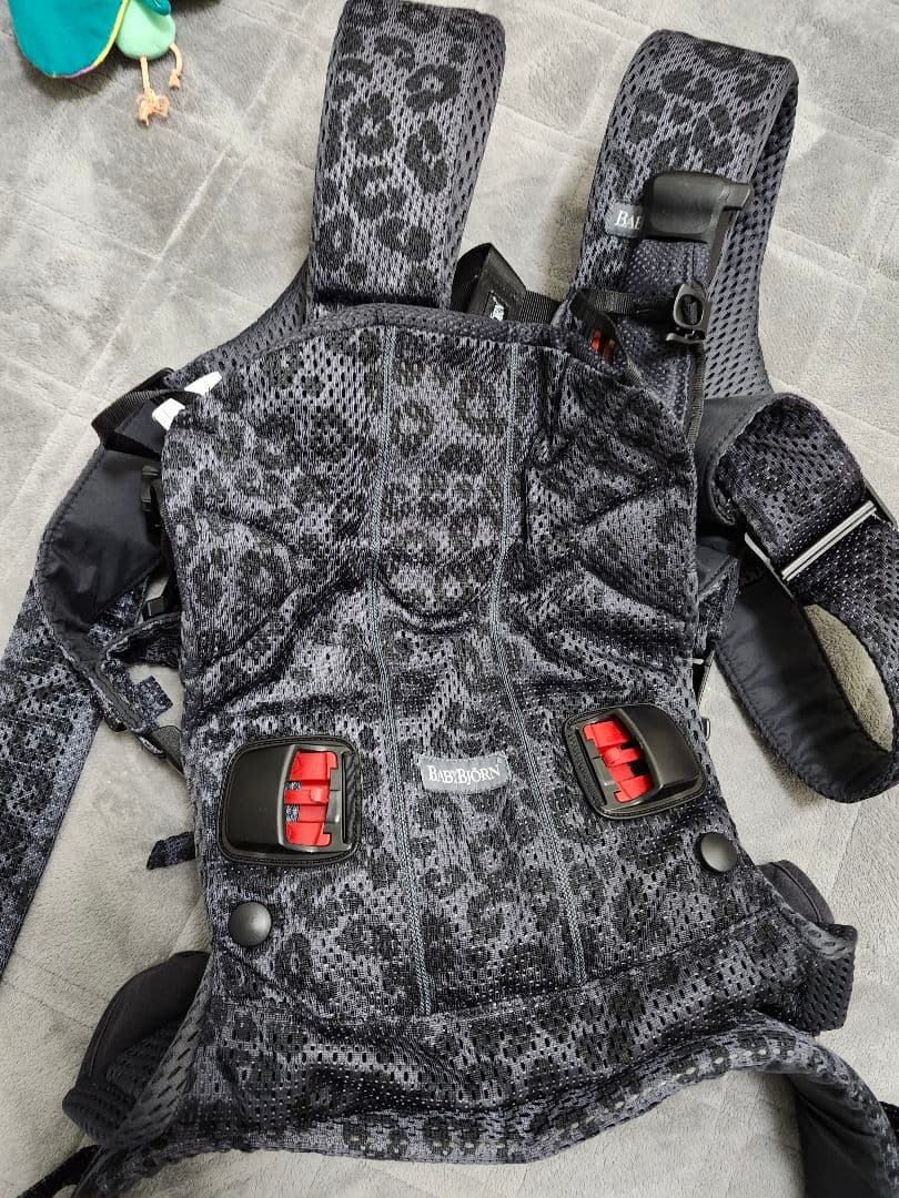 ベビービョルン ワンカイエアー レオパード 美品】ベビービョルン one Kai air レオパード - メルカリ