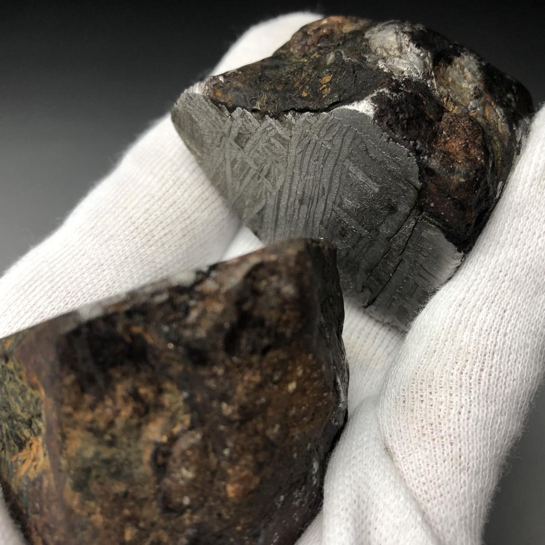 メ*8様 アルタイ隕石 丸ごとカット鉄隕石 外皮付き隕石 原石 重さ約