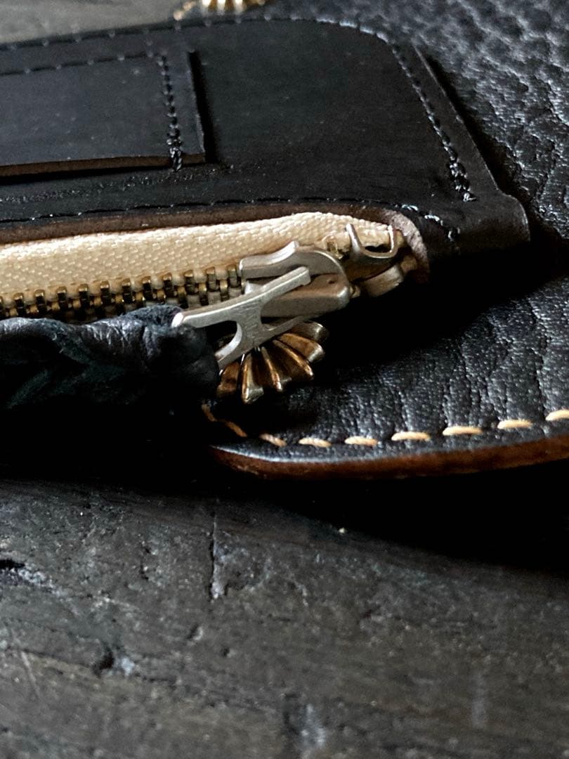 ホースフロント 茶芯 マルチ ウォレット トラッカーウォレット - メルカリ