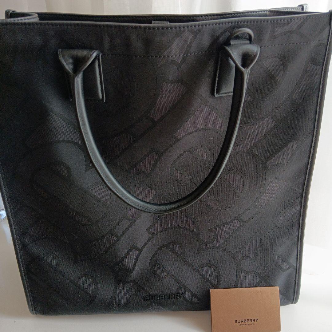Burberry　バーバリー　TB　モノグラム　ジャガード　トートバッグ Burberry】バーバリー TBモノグラム ジャガード トートバッグ 【公式通販】