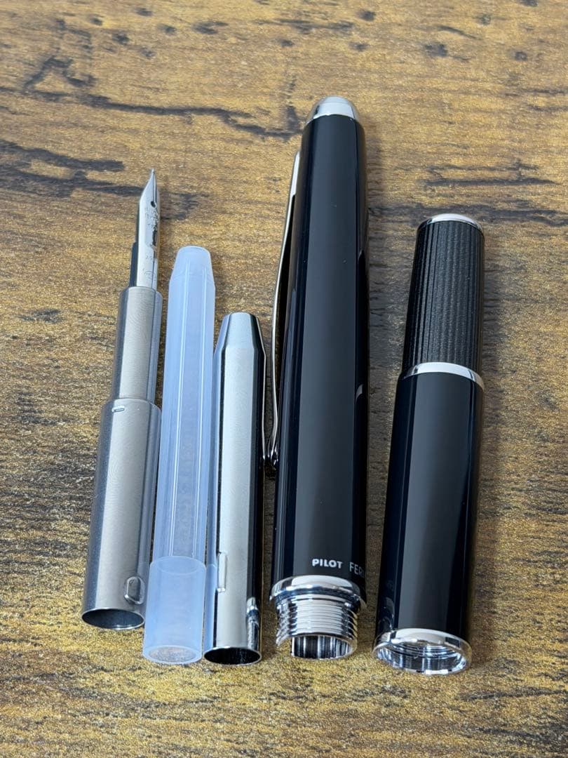 新品未使用 2008年製 キャップレス フェルモ 18金 F パイロット 万年筆