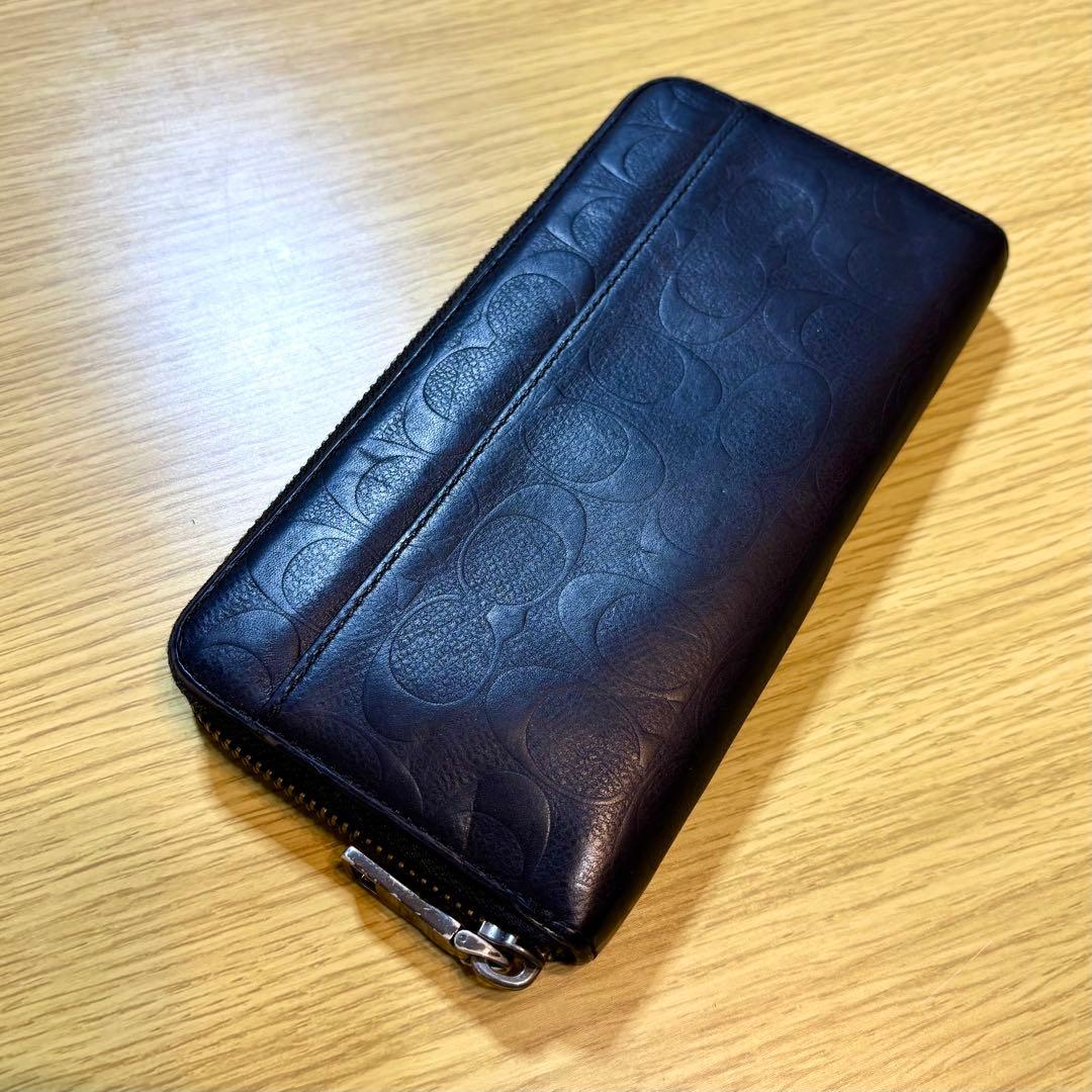 Coach コーチ 黒レザーエンボス加工長財布 - メルカリ