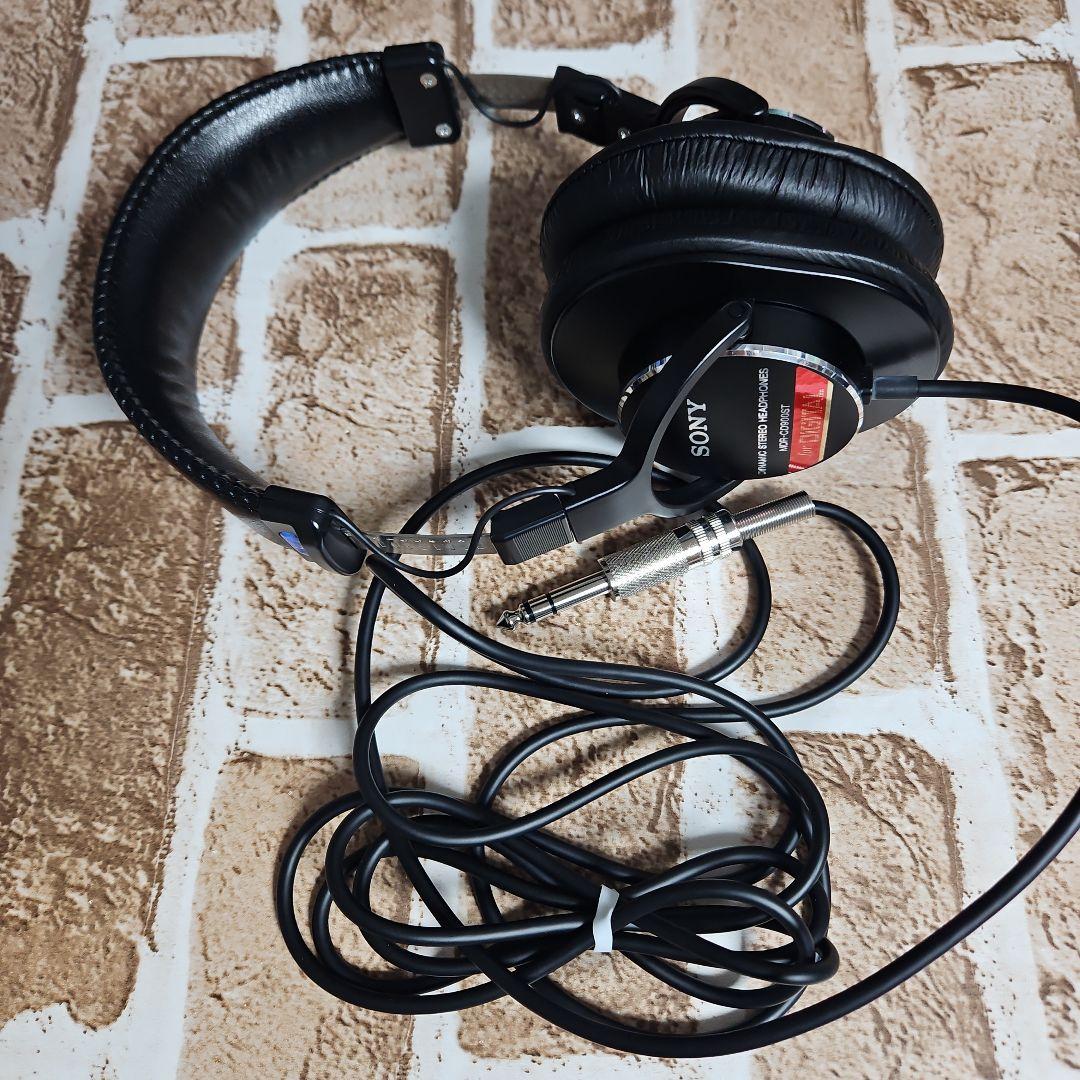 【美品】SONY MDR-CD900ST 密閉型 スタジオモニター ヘッドホン SONY MDR-CD900ST 密閉型プロ用モニターヘッドホン 定番 人気 音楽制作