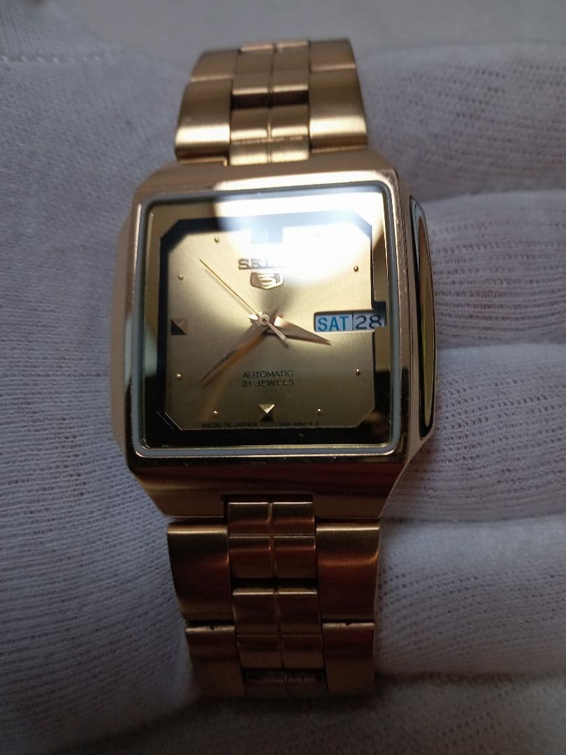 Y*i様 SEIKO5 AUTOMATIC 機械式自動巻 スクエア型 ゴールド - メルカリ