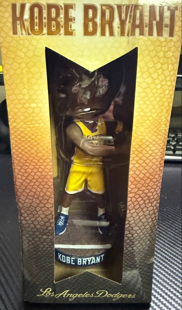 【限定】Kobe Bryant Bobblehead フィギュア Kobe Bryant Lakers NBA Bobblehead Christmas Gift • Iconic Shaking