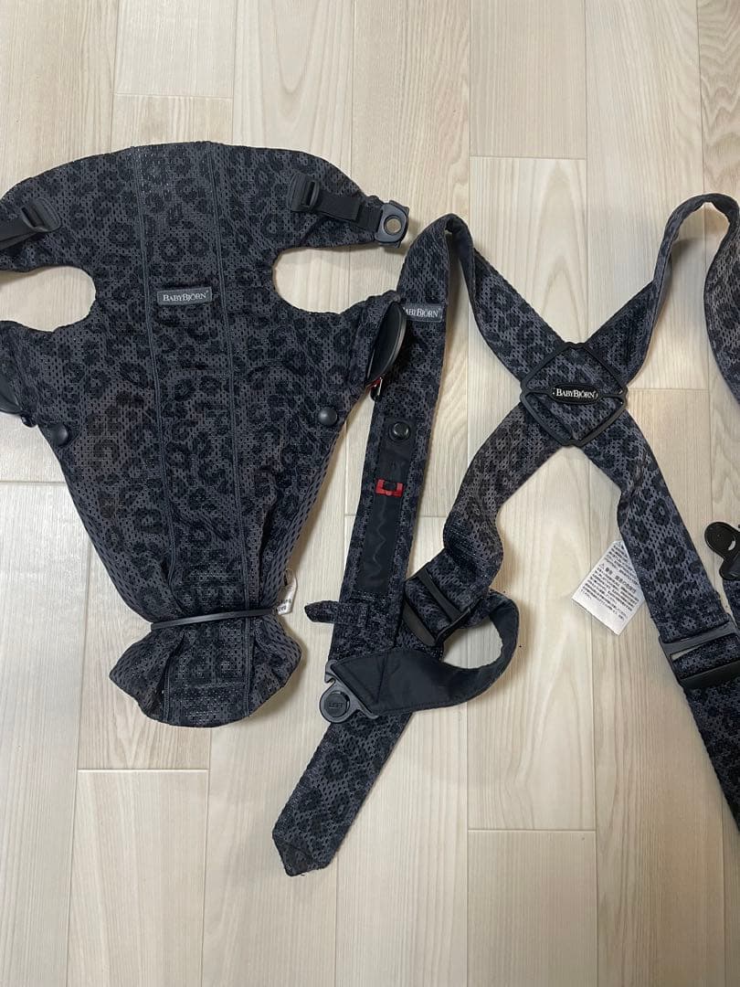 廃盤レア BABYBJÖRN 抱っこ紐 レオパード柄 グレー系 - メルカリ