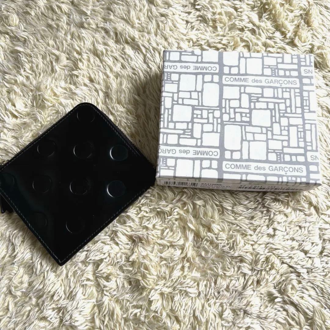 極美品　コムデギャルソン ミニ財布 ドット　エンボスレザー　黒　ブラック COMME des GARCONS（コムデギャルソン） 二つ折り財布 POLKA DOTS