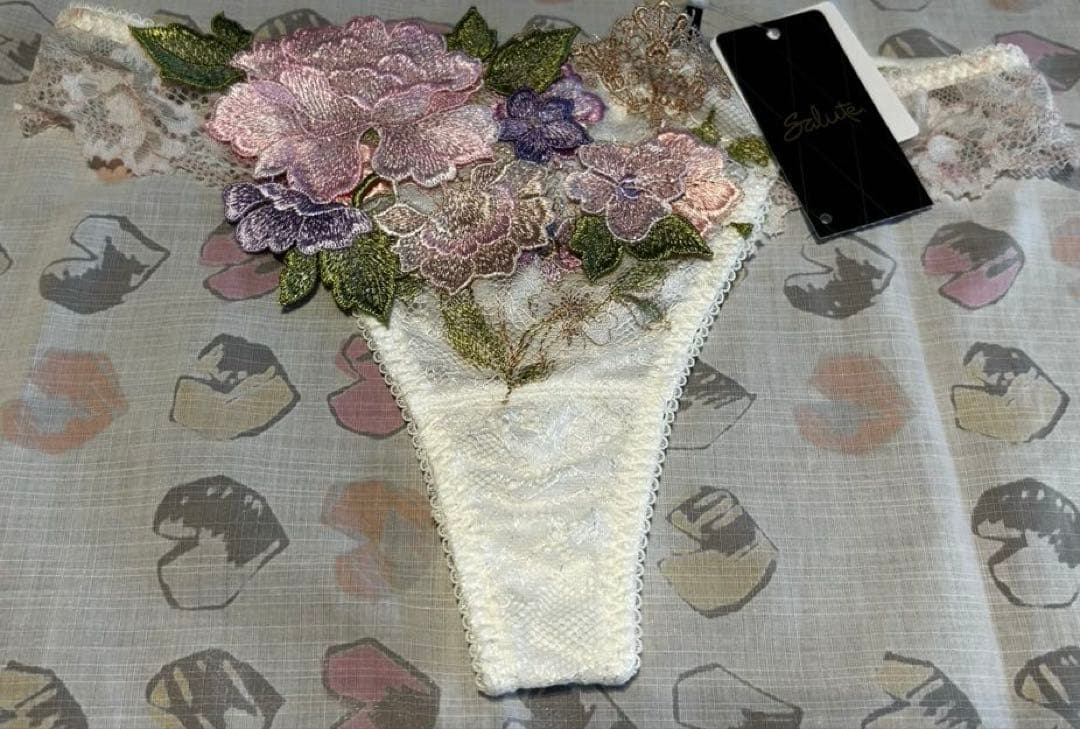 サルート 店舗限定 フォークロア 59G ソングM IV フォークロアランジェリ～♡ 店舗限定サルート59group SXカラー | La