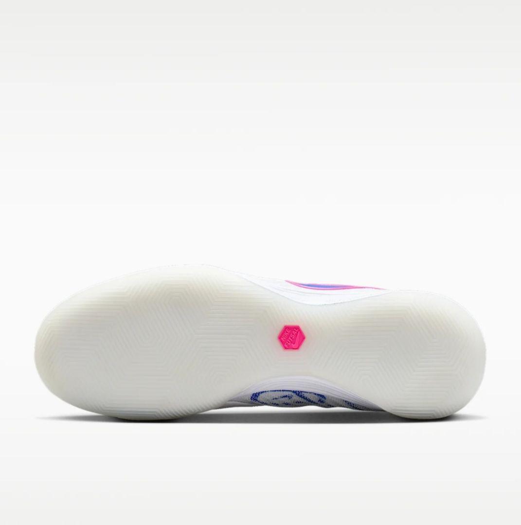 新品 ナイキ ティエンポリアクトガト フットサルシューズ 26.0cm