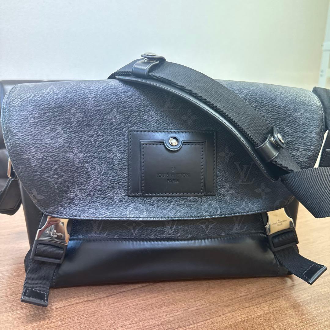 Louis Vuitton メッセンジャーバッグ ブラック スタイリッシュ【LouisVuitton】アルファ メッセンジャー バッグ