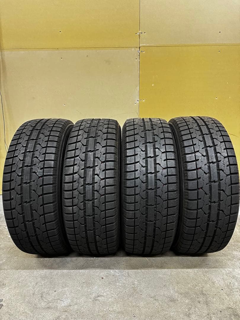 TOYO OBSERVE GIZ2 215/55R17 スタッドレス　タイヤ Amazon.co.jp: トーヨータイヤ (TOYO TIRES) 215/55R17 94Q