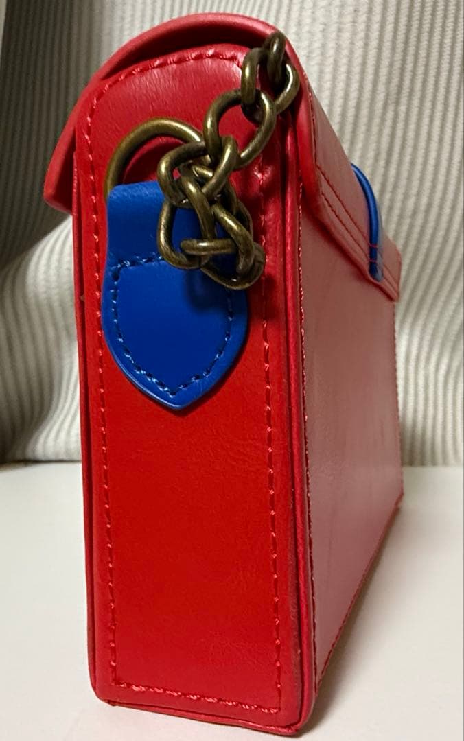 ディズニー ディセンダント イヴィ ショルダーバッグ 心臓箱 - メルカリ