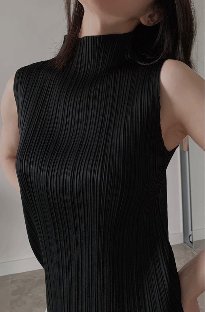 PLEATS PLEASE 現行定番商品 ノースリーブ ハイネック - メルカリ