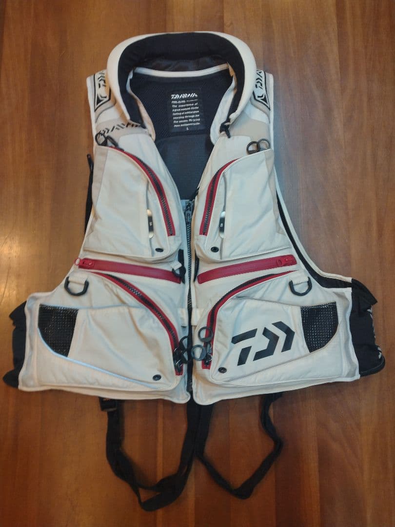DAIWA ダイワ フローティング ベスト ジャケット 2012年製 ホワイト ダイワ ライフジャケット 釣り フローティングベスト バリアテック(R