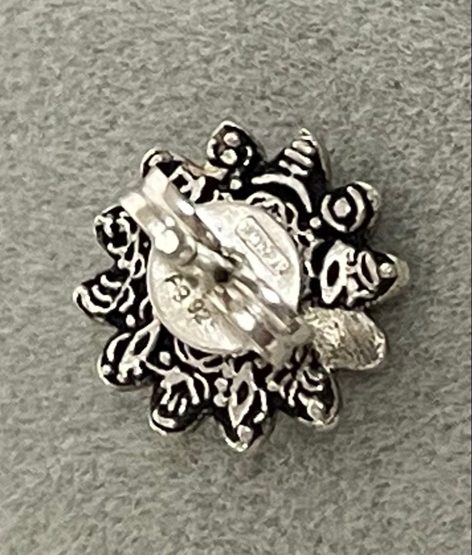 GUCCI フラワーモチーフピアス 片耳 - メルカリ