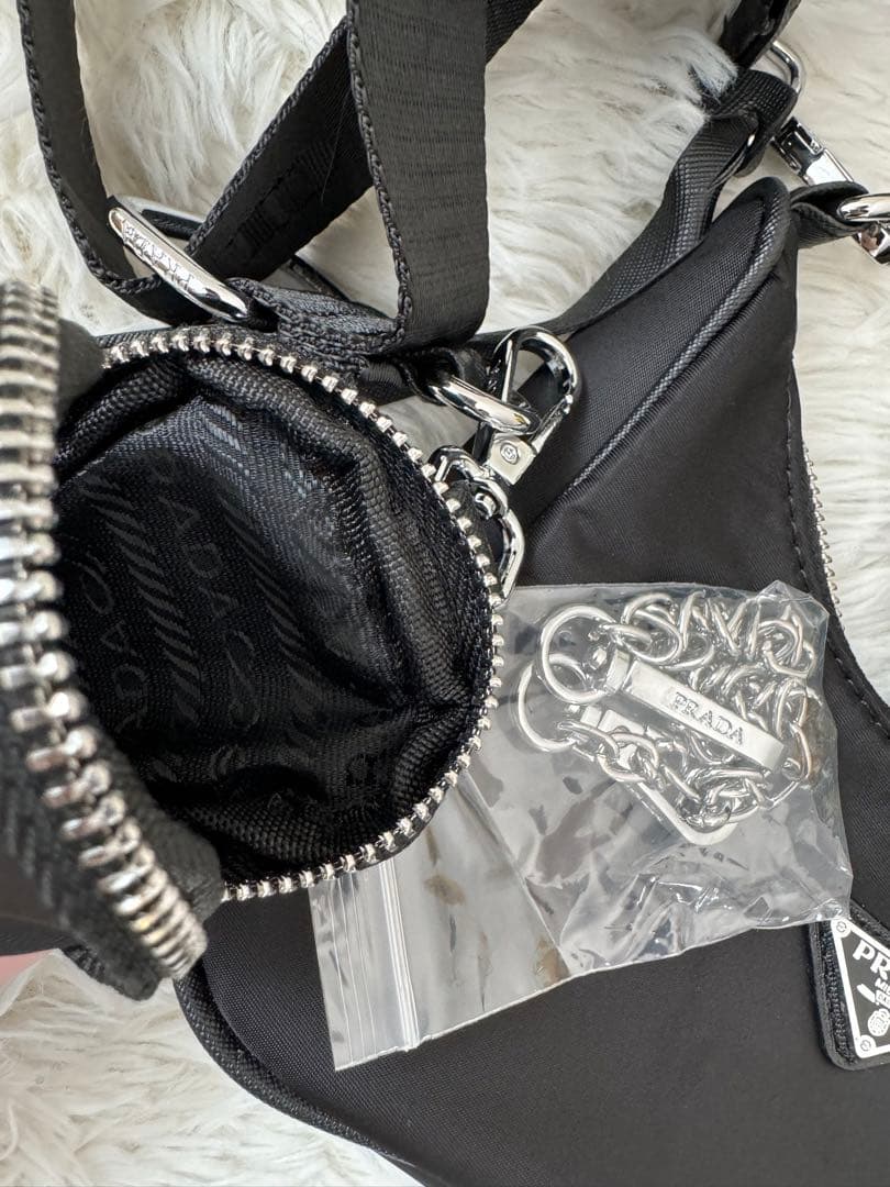 新品 プラダ ノベルティ ショルダーバッグ プラダdhdj - メルカリ