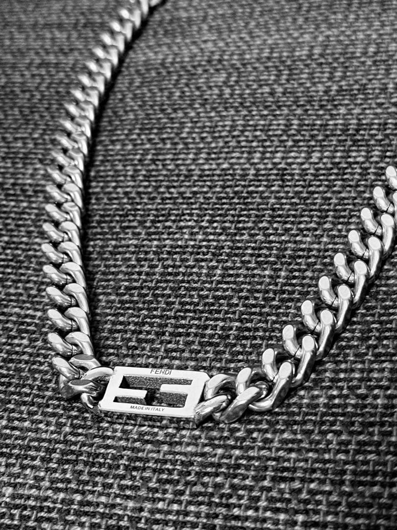 新品 未使用 付属品完備】FENDI バゲット ネックレス 目黒蓮 着用