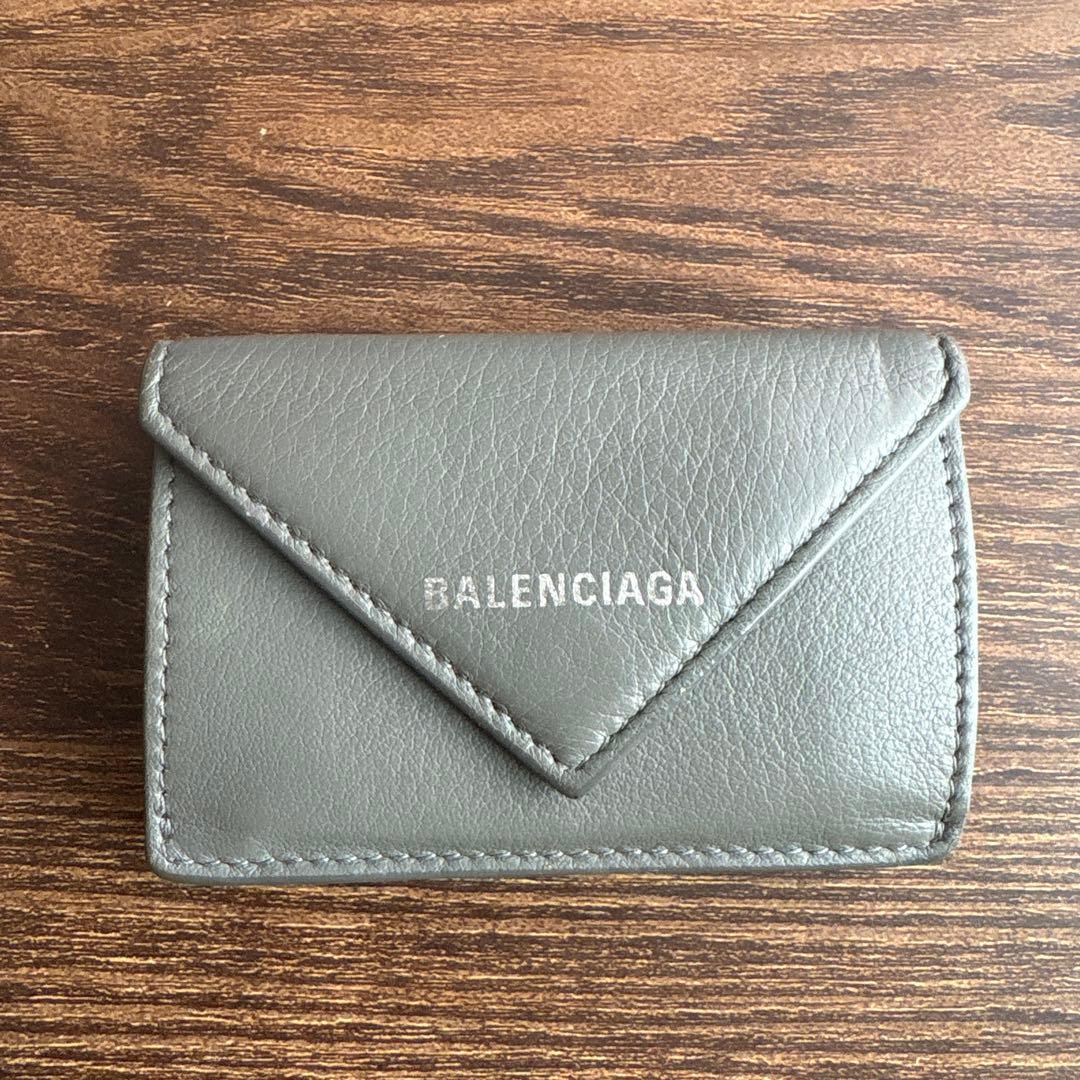 BALENCIAGA グレー 三つ折り財布 - メルカリ
