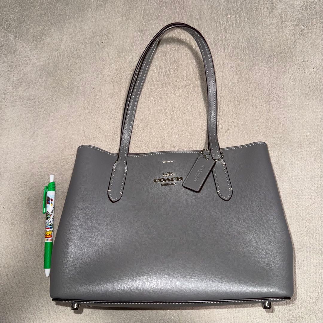 COACH グレー レザートートバッグ - メルカリ