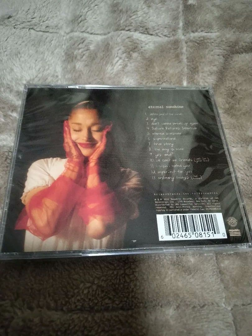 アリアナ・グランデ サイン入り CD - メルカリ