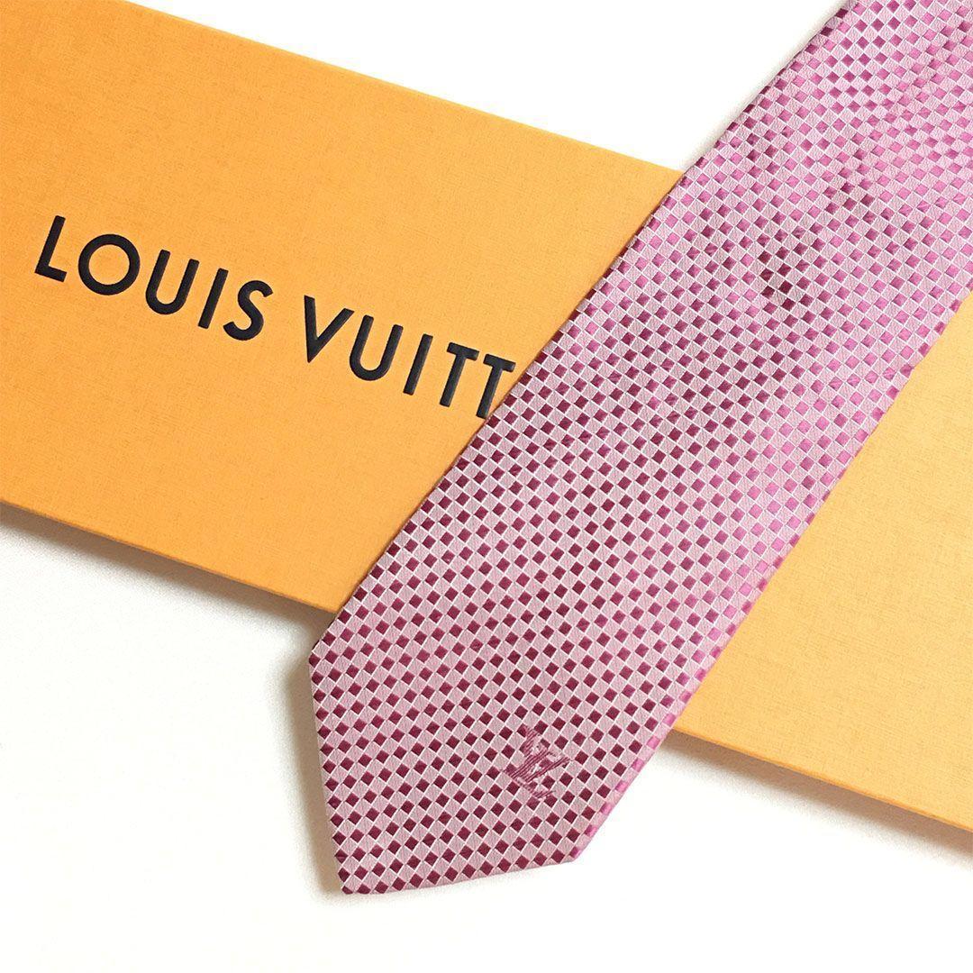 未使用級 ルイヴィトン Louis Vuitton ネクタイ ピンク ダミエ 未使用級 ルイヴィトン Louis Vuitton ネクタイ ピンク ダミエ - メルカリ