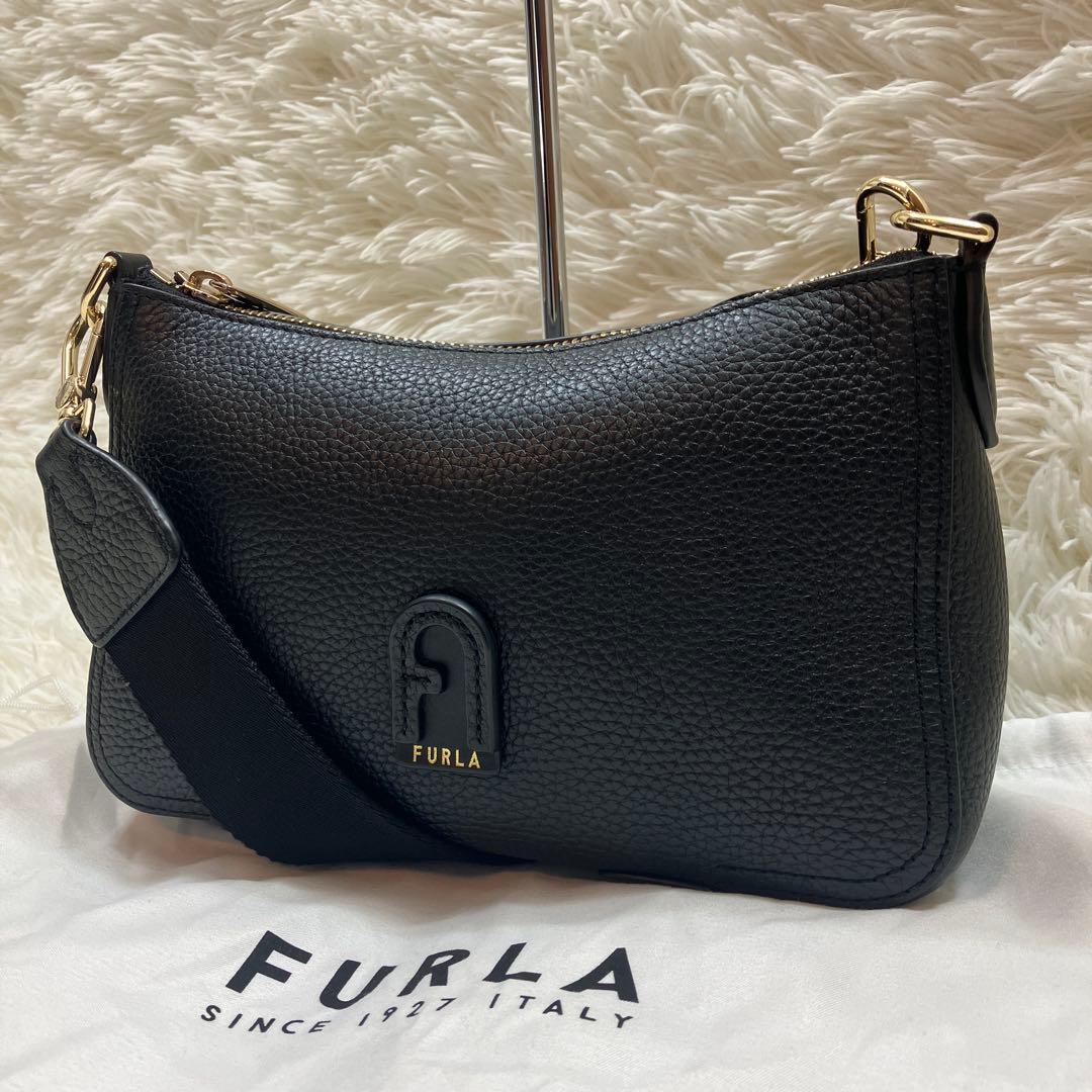 未使用級 フルラ 現行 ショルダーバッグ アテナ レザー アーチロゴ 黒