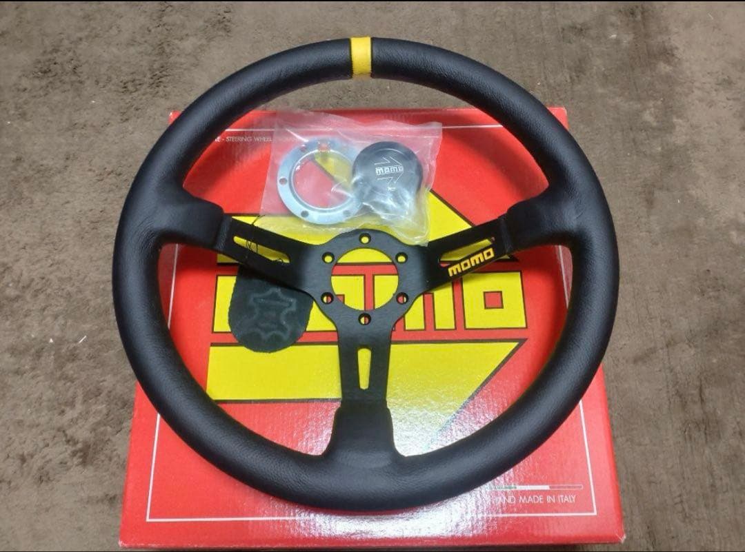 正規品　モモ　Model08　ブラックレザー/ブラックスポーク MOMO/モモ MOD.08（モデル08） ブラックレザー/ブラックスポーク 35Φ