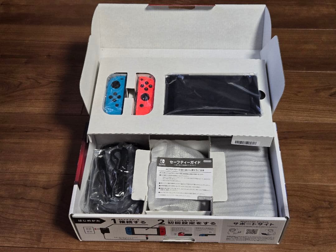 Nintendo Switch　初期モデル　おまけ付き Nintendo Switch すぐに遊べるセット 純正アダプタ・ドック付き