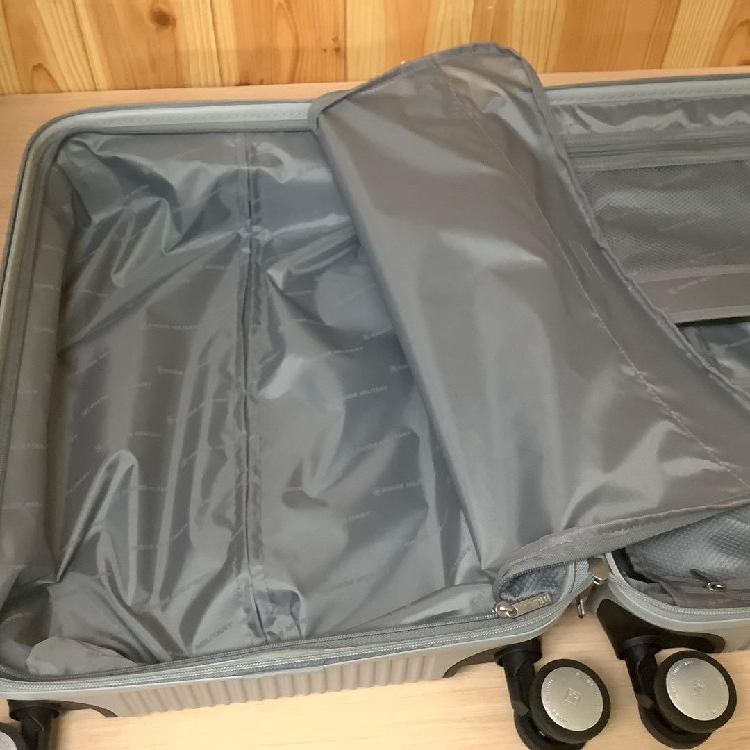 スイスミリタリー スーツケース 38.5L SM-C920 シルバー　※077