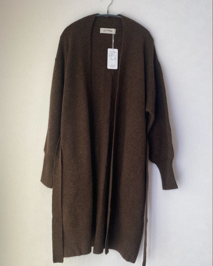 【新品タグ付き】LILLY LYNQUE ヤク混ロングニットカーデ Lilly Lynque（リリーリン） フォックス混ロングニットカーディガン