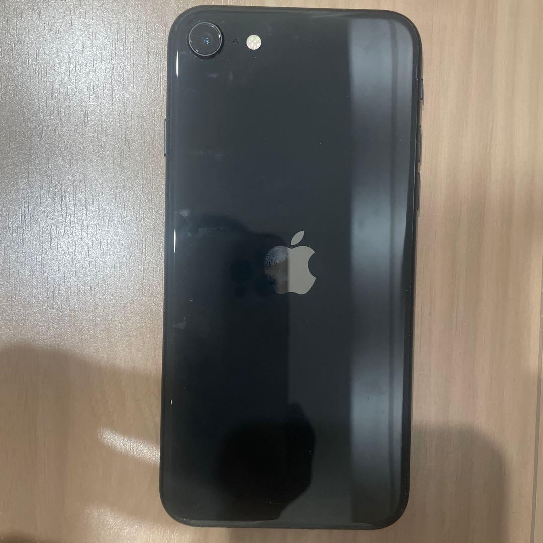 だ*ん様 iPhone SE 64GB 2 ブラック Amazon | 【整備済み品】 Apple iPhone SE(第2世代) 64GB ブラック SIM