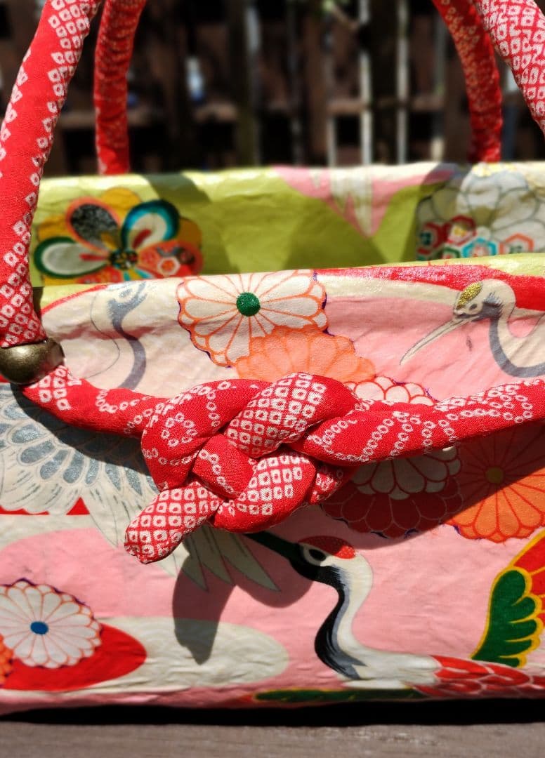 一閑張りバッグ 鶴、花 華やか 赤 ピンク 緑 縮緬 ハンドメイド