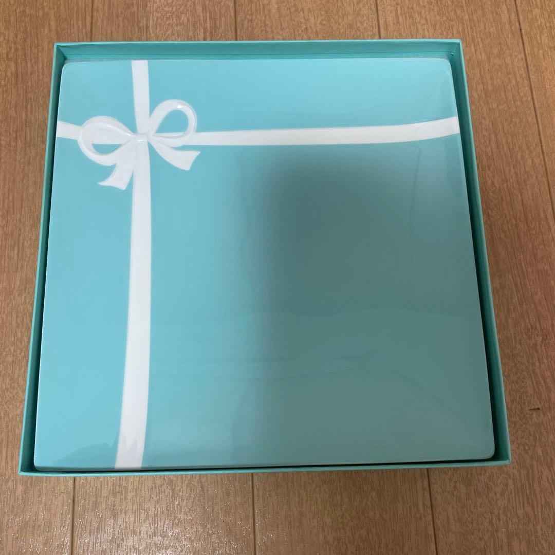 Tiffany & Co. 水色リボン皿 24センチ - メルカリ