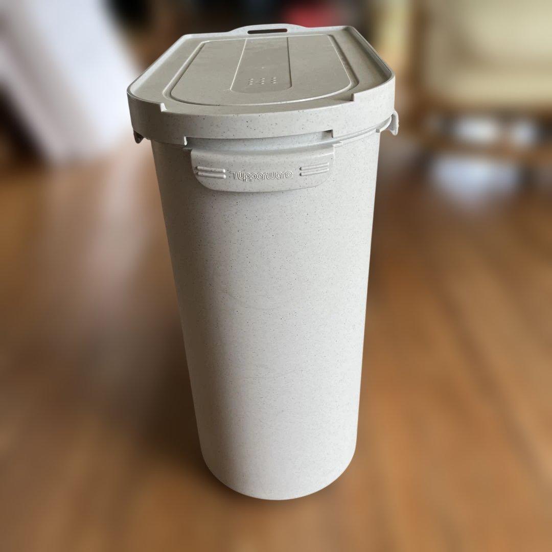 タッパーウェア キッチンキーパー 20キロ用 - メルカリ