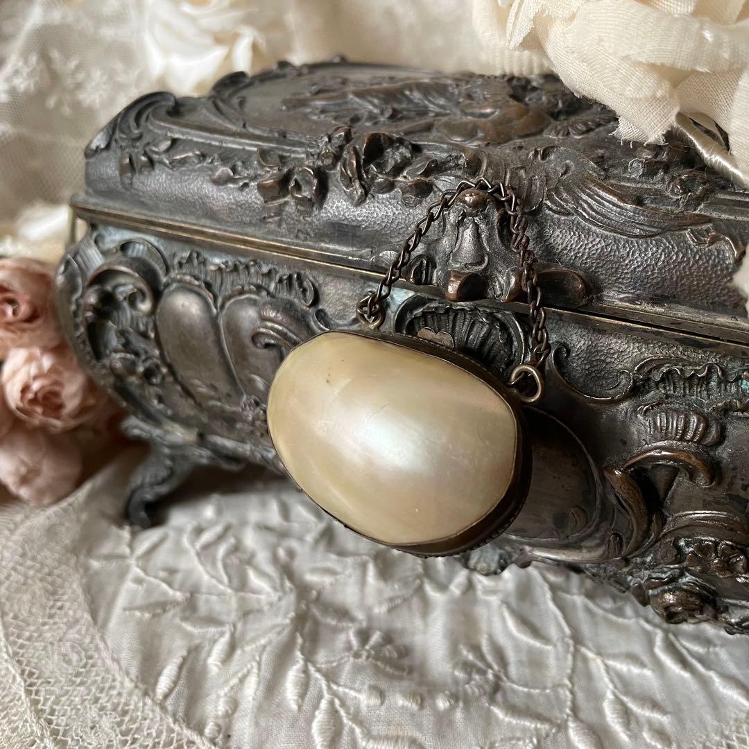 チェーン付きマザーオブパールシンブルケース 白蝶貝 ドール フランス