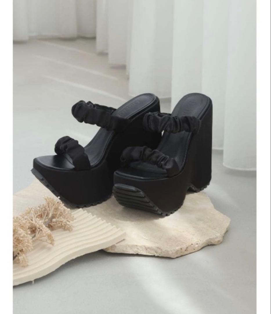 ダーリッチ Darich プラットフォームサンダル ブラック - メルカリ