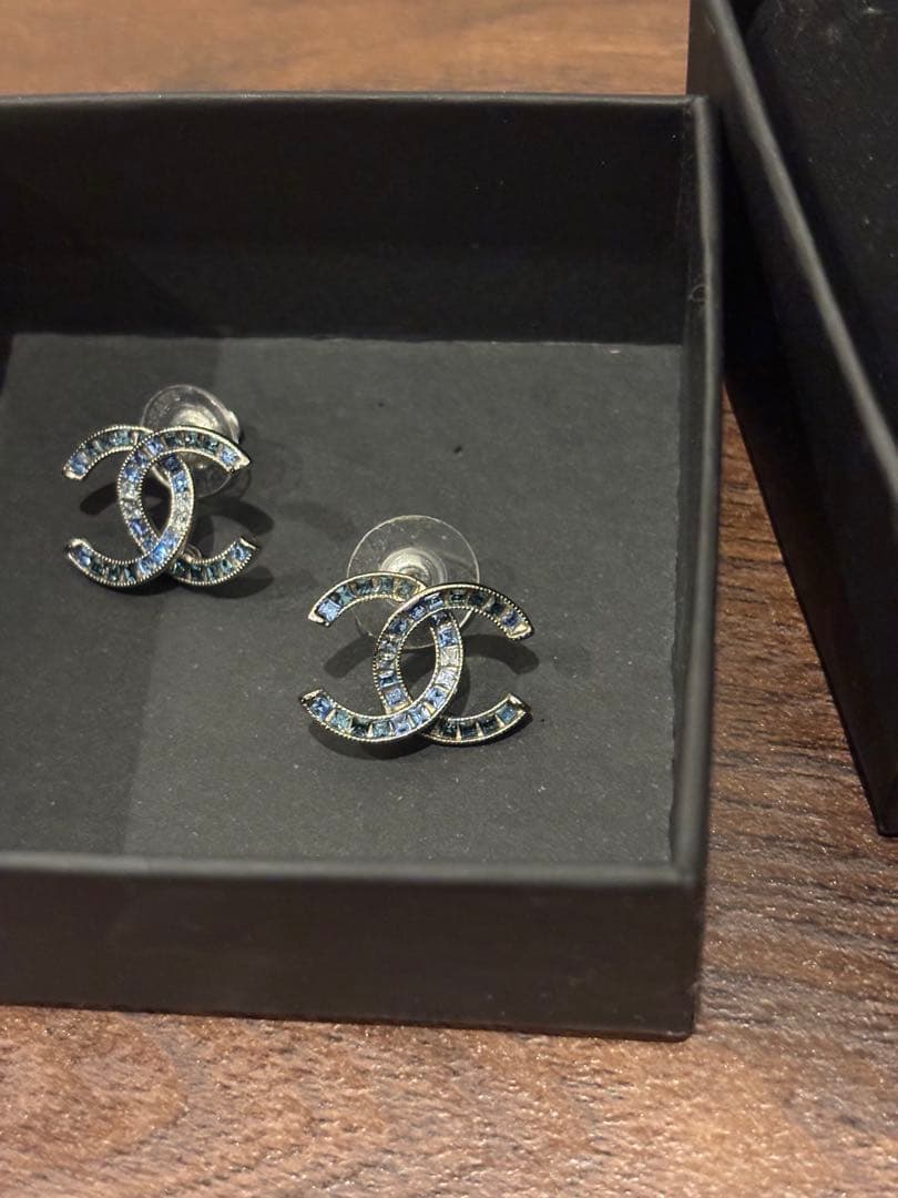 CHANEL ダブルCロゴ ピアスの通販はau PAY マーケット - 輸入雑貨の