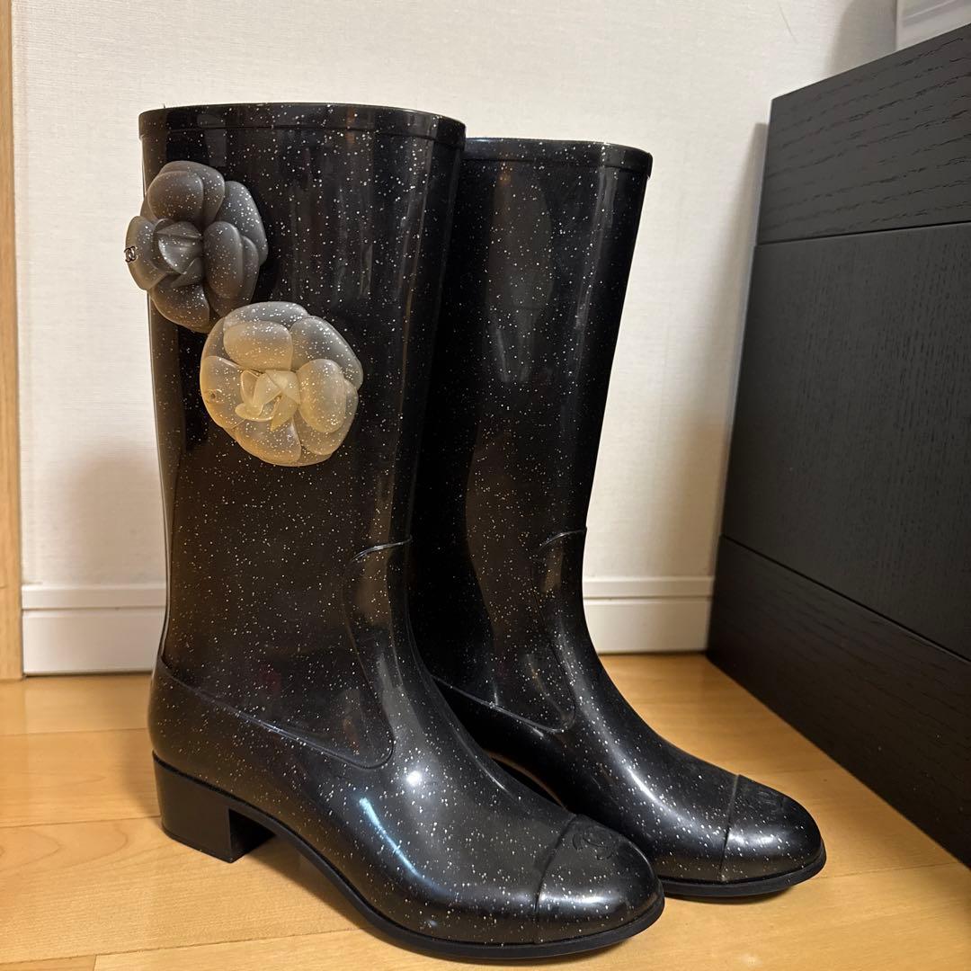 Chanel レインブーツ　37 CHANEL シャネル レインブーツ 37 ジェニー着用 【新品未使用】 - メルカリ