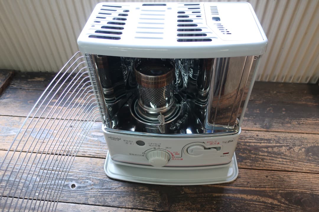 未使用品 トヨトミ 石油ストーブ 電池レス RS-G24D 緊急時のストーブ