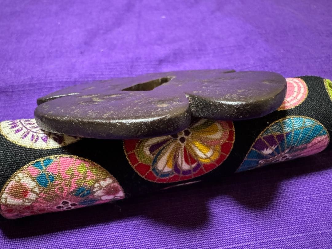 在銘 室町？ 花木瓜鉄鐔 信家を彷彿させる名鐔（日本刀