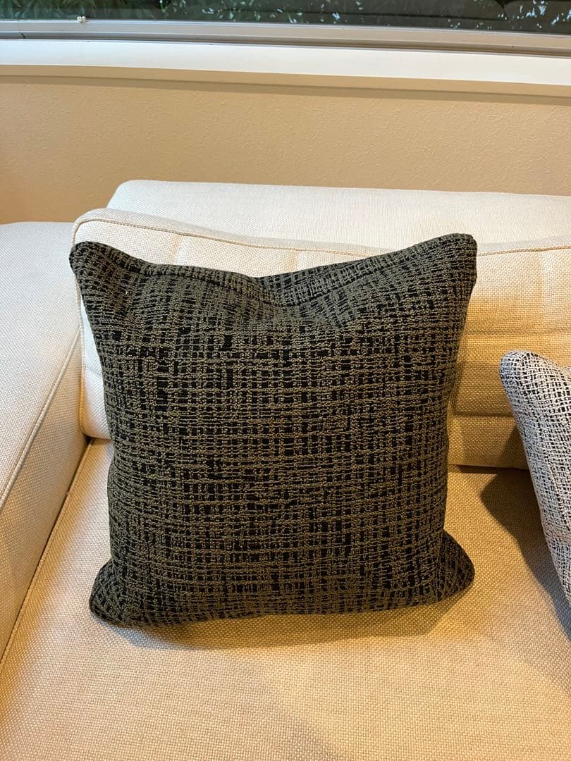 ミノッティ minotti クッション 黒ピローのみの通販はau PAY