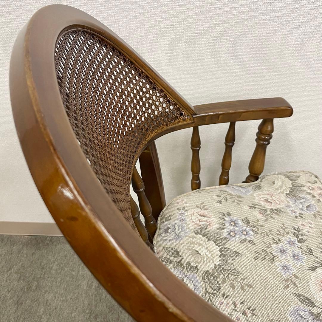 【カリモク】\"コロニアル\"CC3400 肘付食堂椅子 No.2