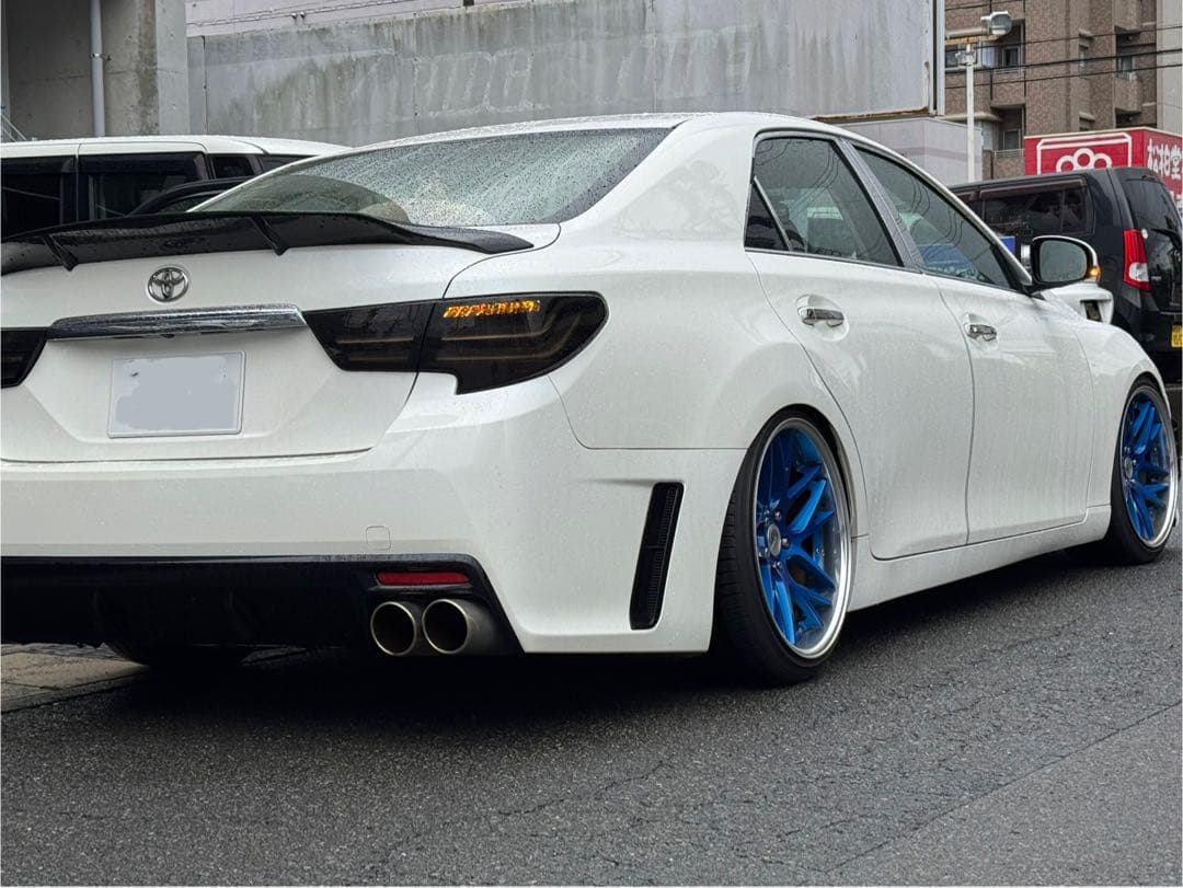 MarkX G's 4本出しマフラー マークX G's マフラーカッター ドーム 90mm ブルー 4本 トヨタ 鏡面 高